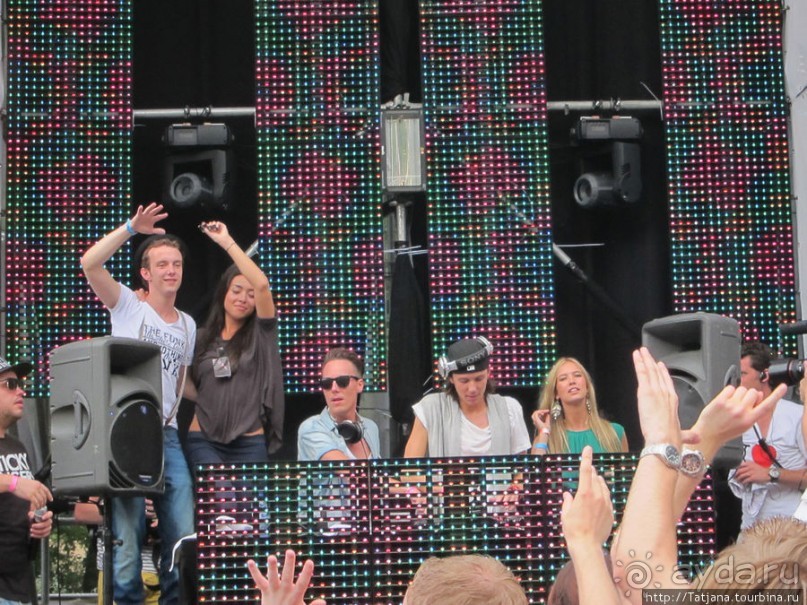 Как отрывается Голландская молодежь (Castle of Love 2011)