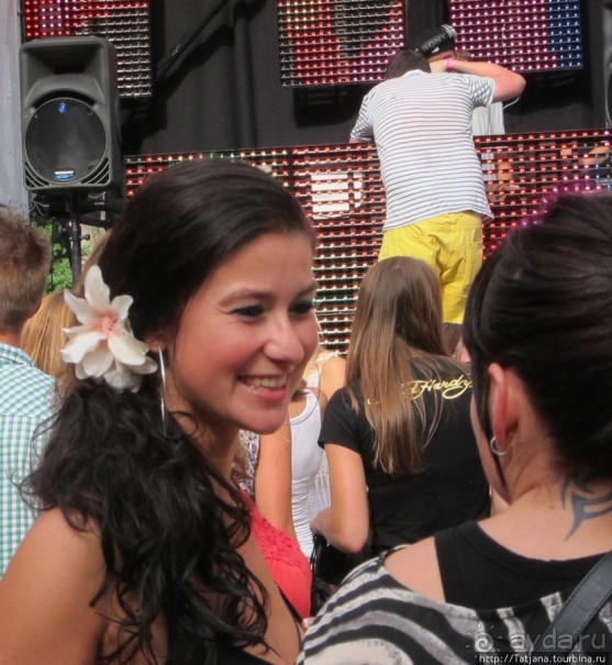 Как отрывается Голландская молодежь (Castle of Love 2011)