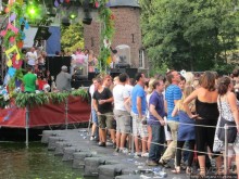 Как отрывается Голландская молодежь (Castle of Love 2011)