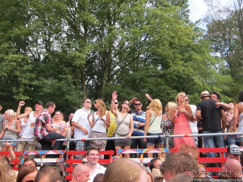 Как отрывается Голландская молодежь (Castle of Love 2011)