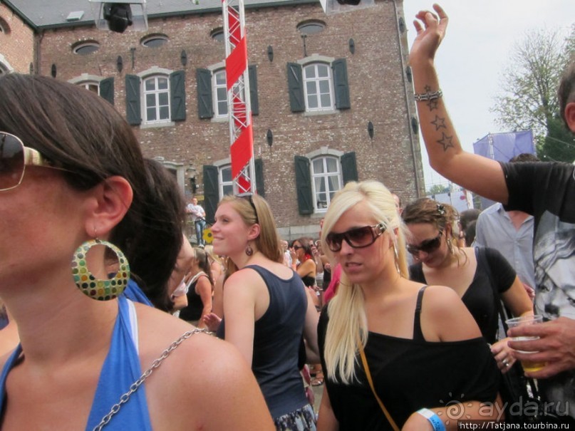 Как отрывается Голландская молодежь (Castle of Love 2011)