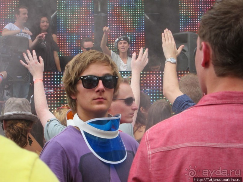 Как отрывается Голландская молодежь (Castle of Love 2011)