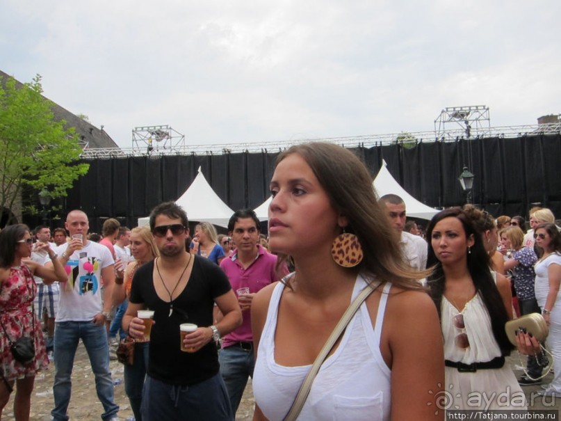 Как отрывается Голландская молодежь (Castle of Love 2011)