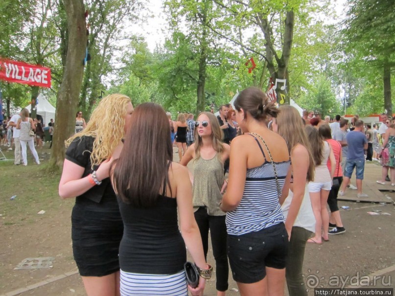 Как отрывается Голландская молодежь (Castle of Love 2011)