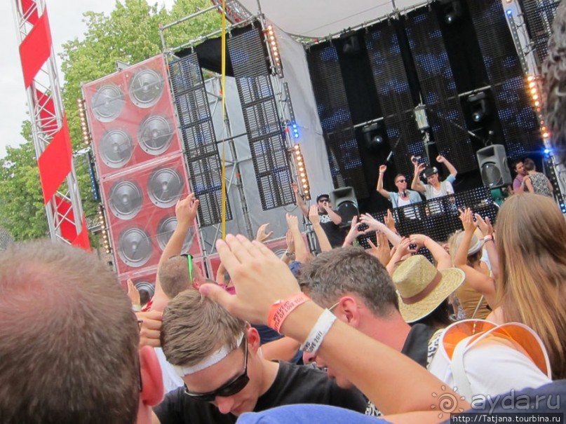 Как отрывается Голландская молодежь (Castle of Love 2011)