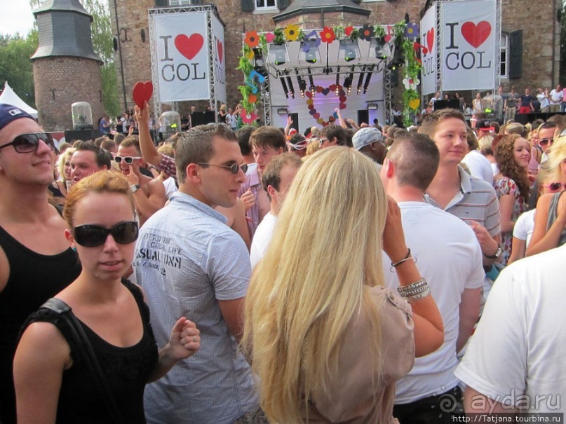 Как отрывается Голландская молодежь (Castle of Love 2011)