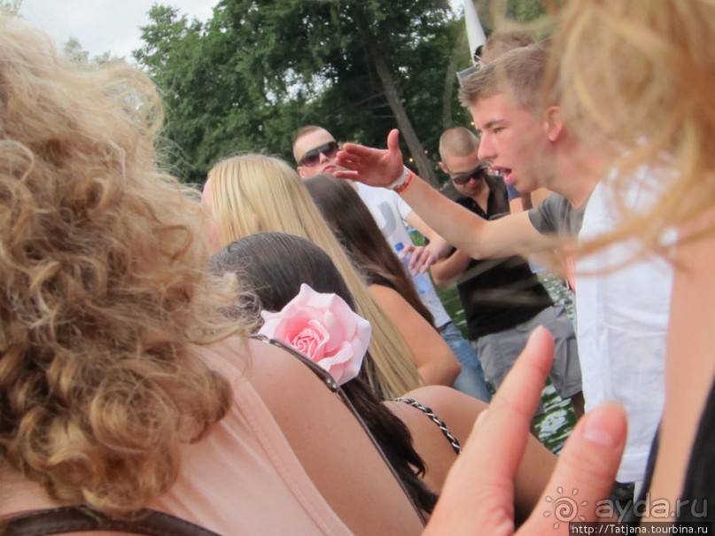 Как отрывается Голландская молодежь (Castle of Love 2011)