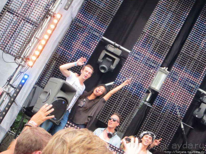 Как отрывается Голландская молодежь (Castle of Love 2011)