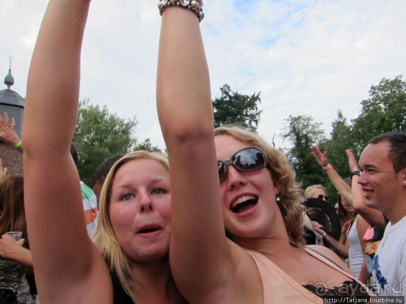 Как отрывается Голландская молодежь (Castle of Love 2011)