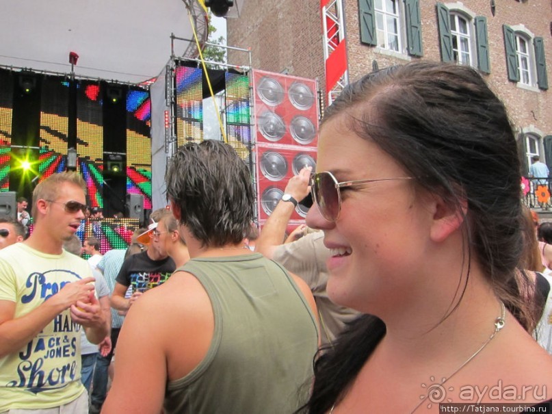 Как отрывается Голландская молодежь (Castle of Love 2011)