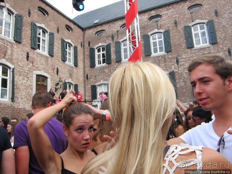 Как отрывается Голландская молодежь (Castle of Love 2011)