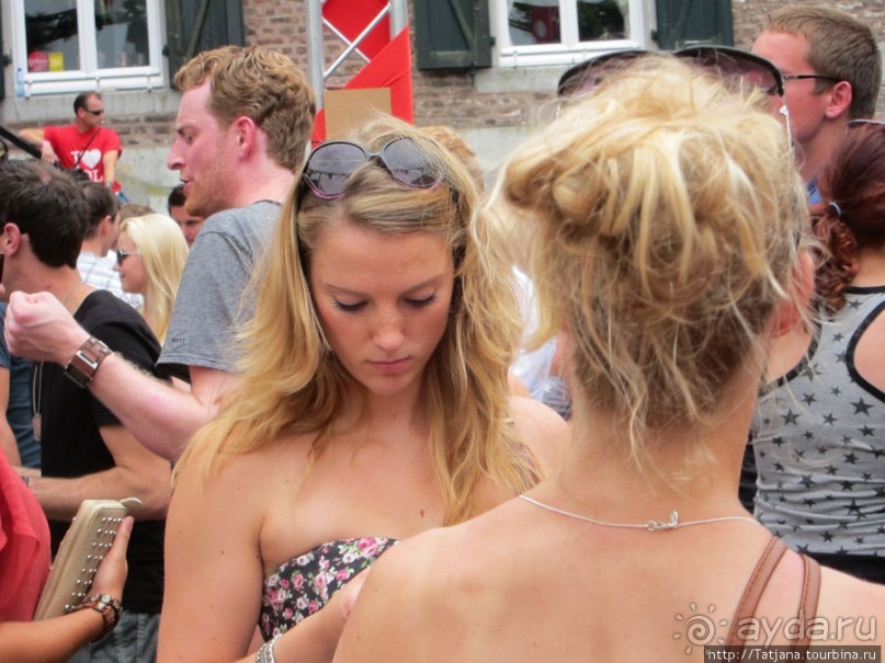 Как отрывается Голландская молодежь (Castle of Love 2011)