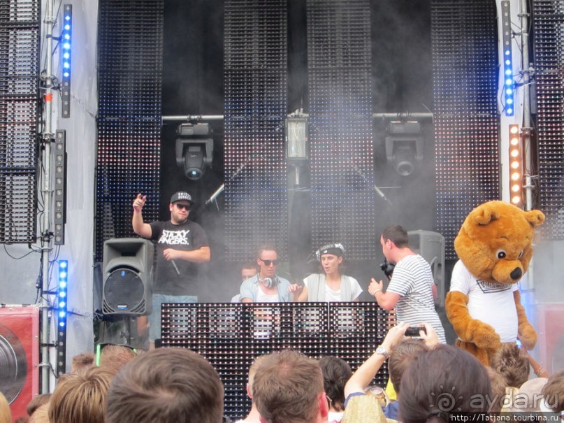 Как отрывается Голландская молодежь (Castle of Love 2011)