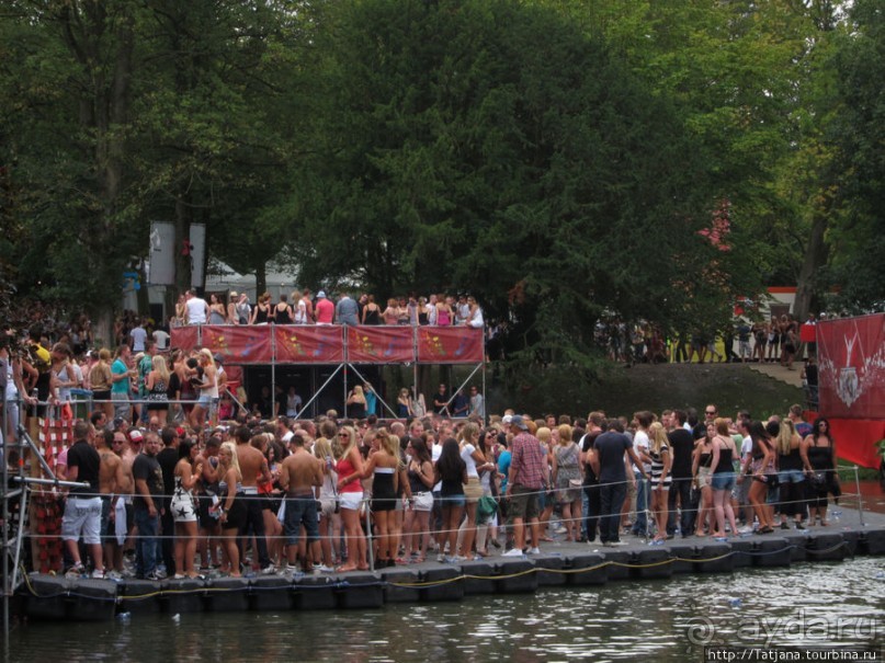 Как отрывается Голландская молодежь (Castle of Love 2011)