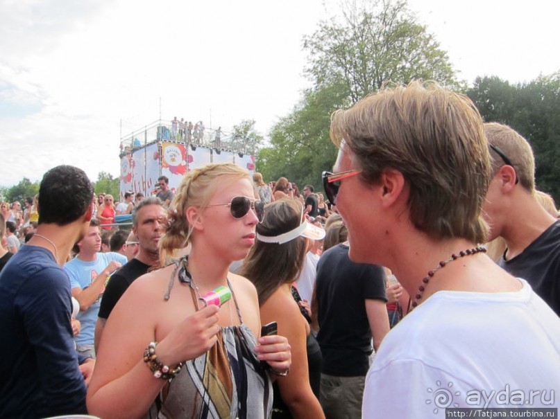 Как отрывается Голландская молодежь (Castle of Love 2011)