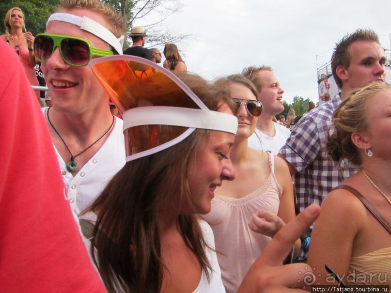 Как отрывается Голландская молодежь (Castle of Love 2011)