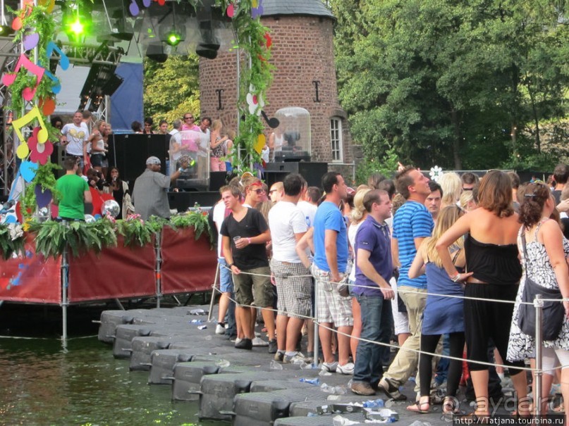 Как отрывается Голландская молодежь (Castle of Love 2011)