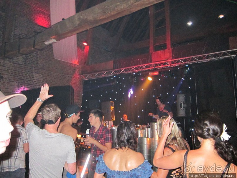 Как отрывается Голландская молодежь (Castle of Love 2011)