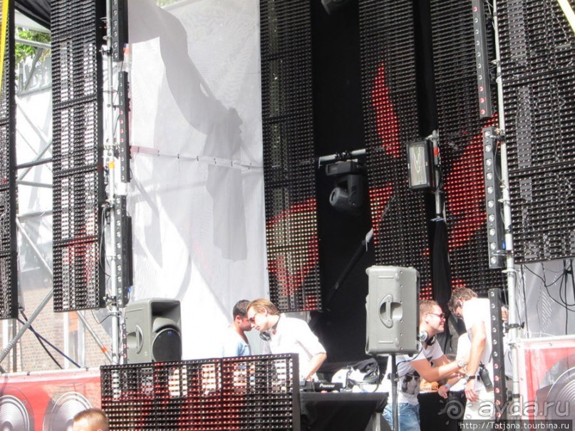 Как отрывается Голландская молодежь (Castle of Love 2011)