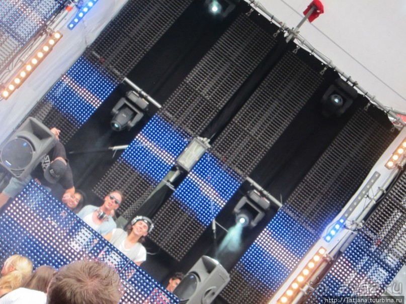 Как отрывается Голландская молодежь (Castle of Love 2011)