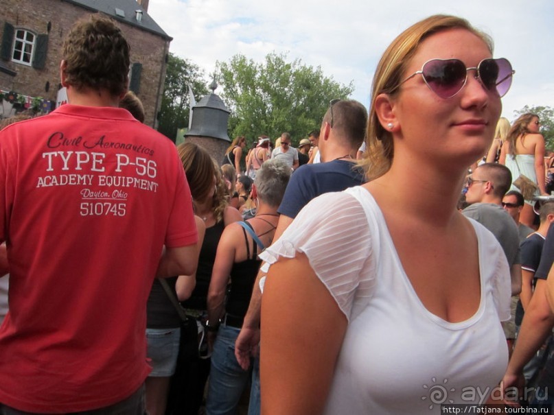 Как отрывается Голландская молодежь (Castle of Love 2011)