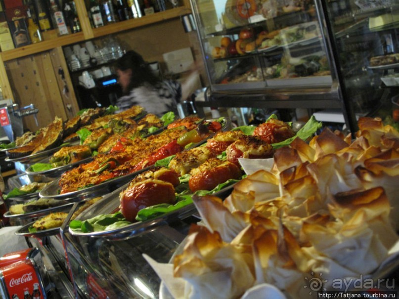 Традиционный уютный ресторан-тапас в центре города.