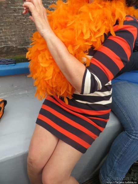 По каналам в день Короля в Амстердаме