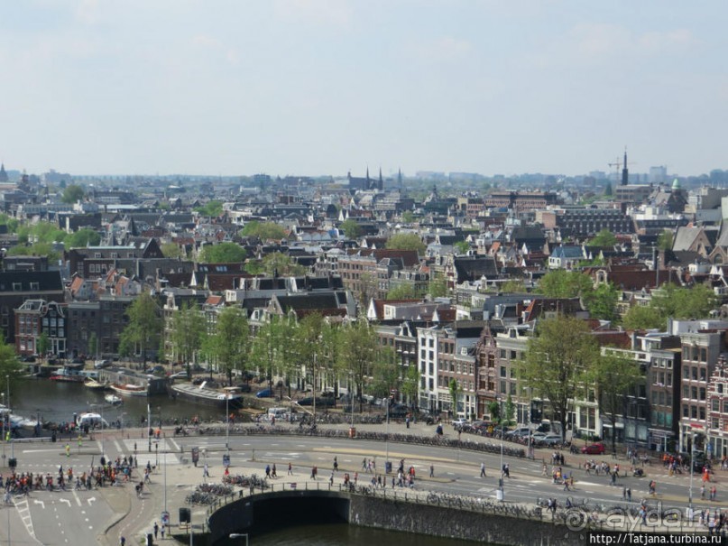 По каналам в день Короля в Амстердаме