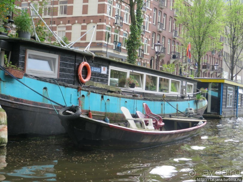 По каналам в день Короля в Амстердаме