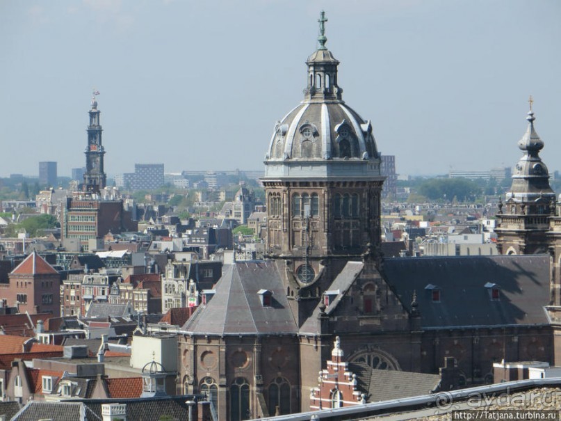 По каналам в день Короля в Амстердаме