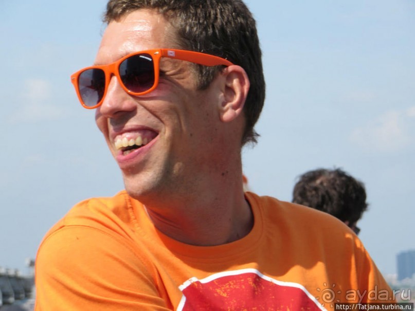 По каналам в день Короля в Амстердаме