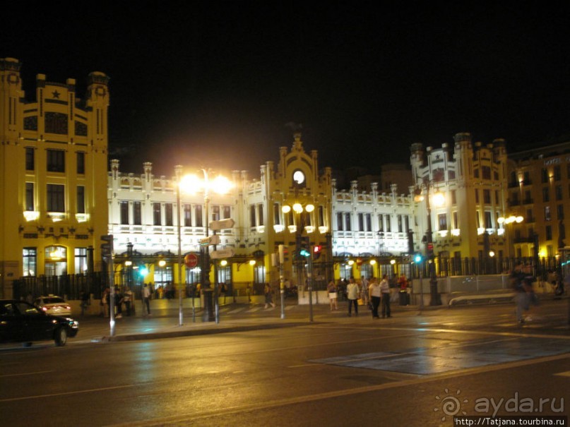 Великолепная мозаика в здании вокзала.