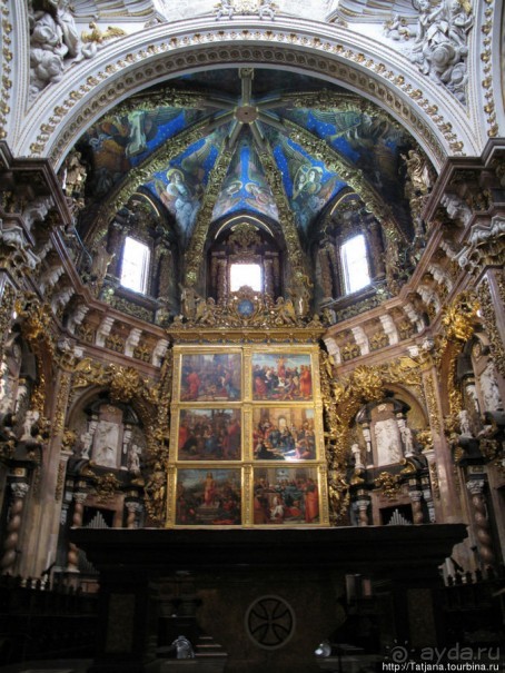 Чаша Святого Грааля в Кафедральном Соборе