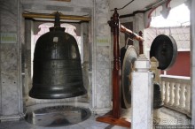 Ват Пхра Тхат Дой Сутхеп и лестница Нагов.