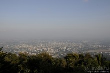 Ват Пхра Тхат Дой Сутхеп и лестница Нагов.