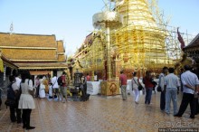 Ват Пхра Тхат Дой Сутхеп и лестница Нагов.