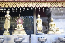 Ват Пхра Тхат Дой Сутхеп и лестница Нагов.