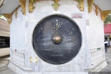 Ват Пхра Тхат Дой Сутхеп и лестница Нагов.