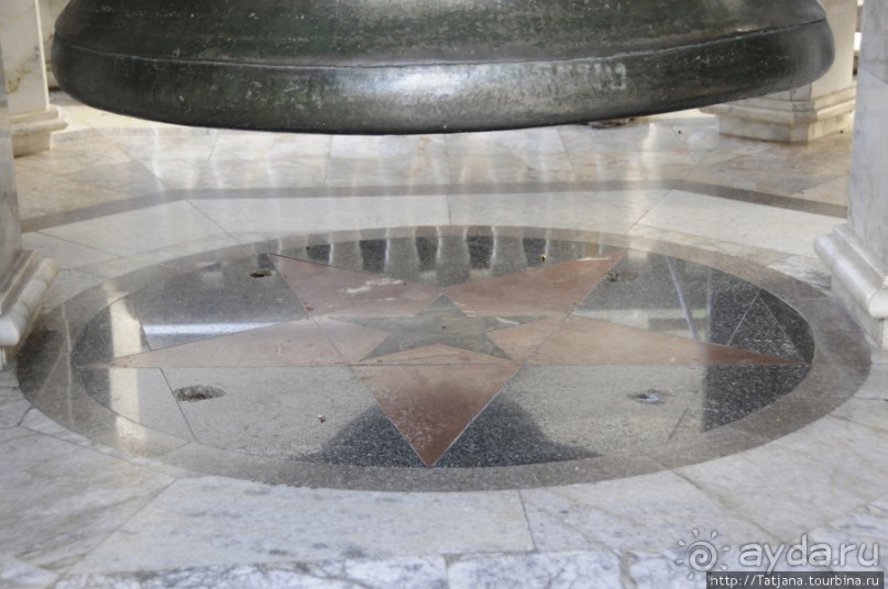 Ват Пхра Тхат Дой Сутхеп и лестница Нагов.