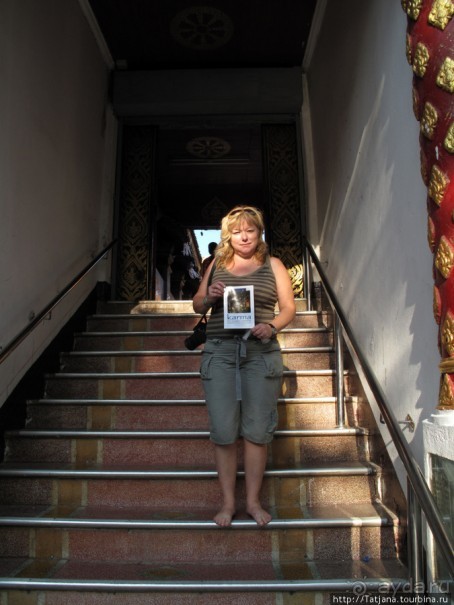 Ват Пхра Тхат Дой Сутхеп и лестница Нагов.