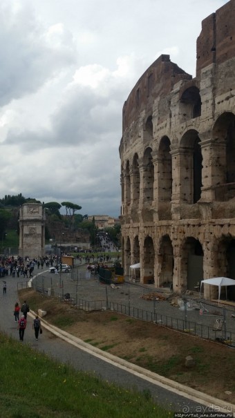 Колизей — амфитеатер Флавиев
