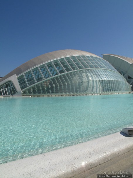 Космический полет неземной архитектуры