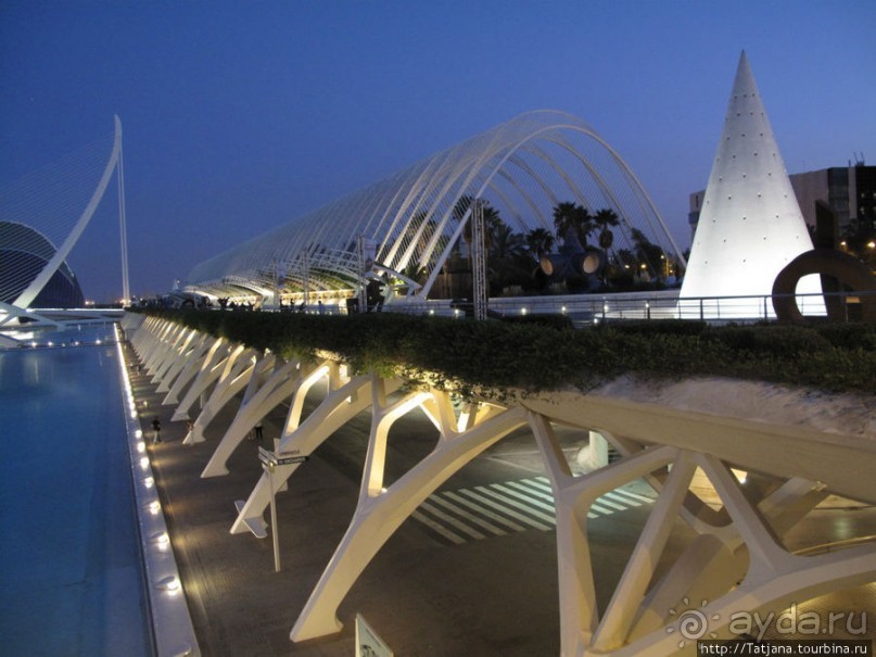 Космический полет неземной архитектуры