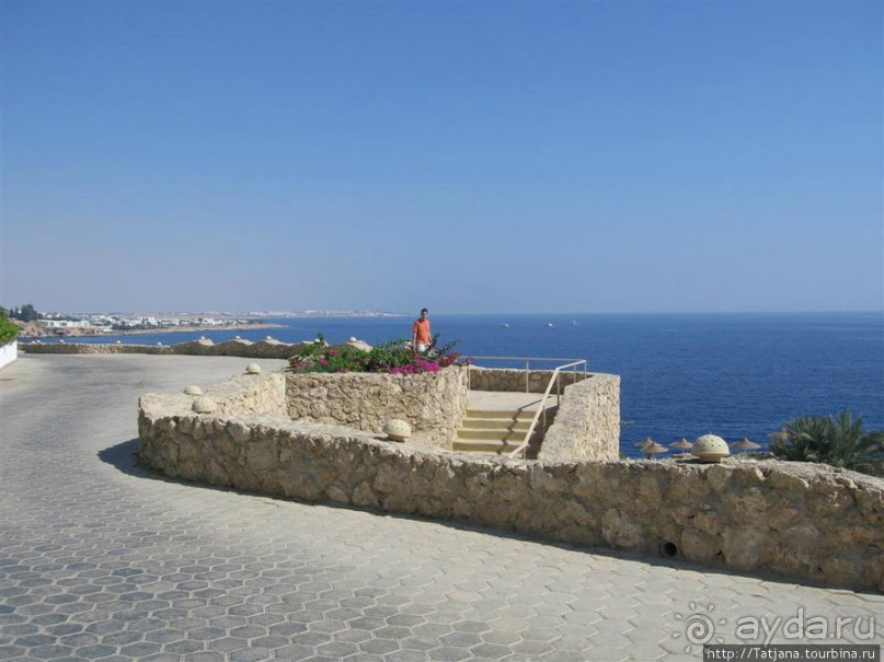 Отель с коралловым рифом в Шарме