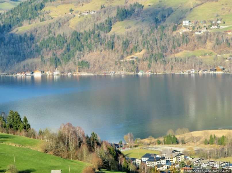 Альбом отзыва "Вид на озеро Цель-ам-Зее с горнолыжного подьемника"