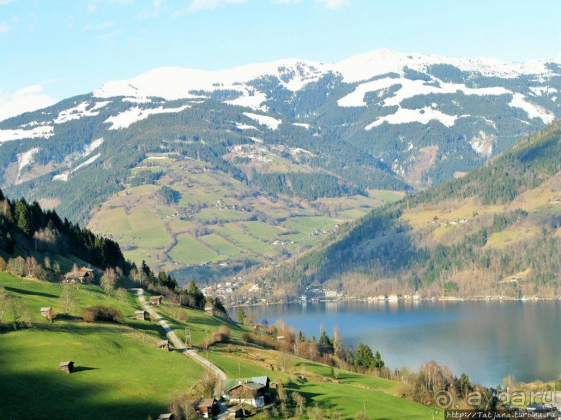 Альбом отзыва "Вид на озеро Цель-ам-Зее с горнолыжного подьемника"