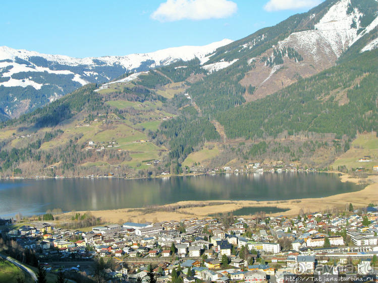 Альбом отзыва "Вид на озеро Цель-ам-Зее с горнолыжного подьемника"