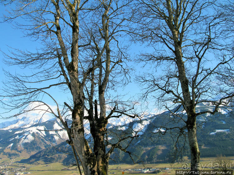 Альбом отзыва "Вид на озеро Цель-ам-Зее с горнолыжного подьемника"