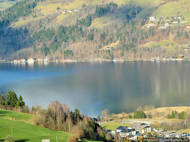 Альбом отзыва "Вид на озеро Цель-ам-Зее с горнолыжного подьемника"