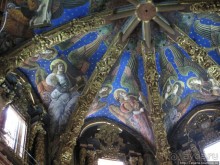 Кафедральный Собор , Чаша Святого Грааля и вид сверху